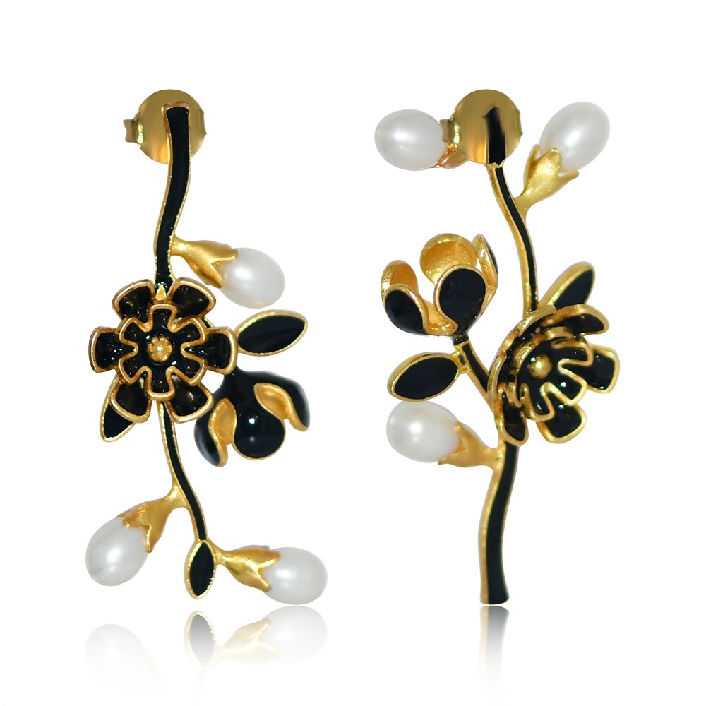 Sakura earrings Noir front view